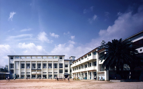 小学校　神戸市立真野小学校（小学校）まで391m