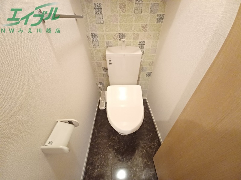 トイレ　同建物の別部屋写真です