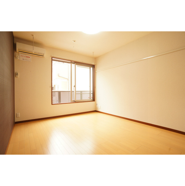 居室・リビング　１階でも明るいお部屋です♪