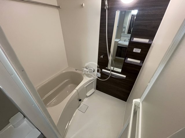 バス・シャワールーム　Louis Residence 弁天町　浴室