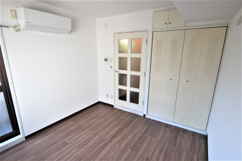 居室・リビング　こちらの居間で趣味の時間をお楽しみください