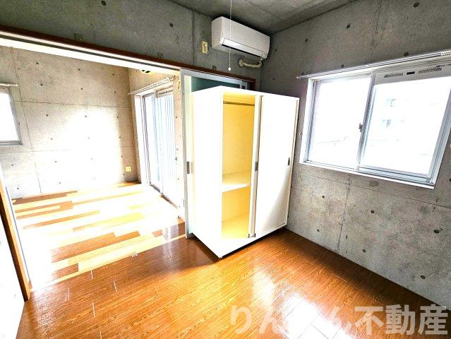 居室・リビング　こちらの居間で趣味の時間をお楽しみください