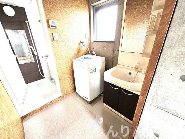 洗面設備　独立洗面台です