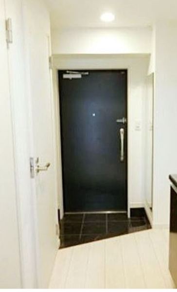 玄関　※別部屋参考写真