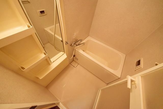 バス・シャワールーム　★追い焚き機能付きバスルームです★