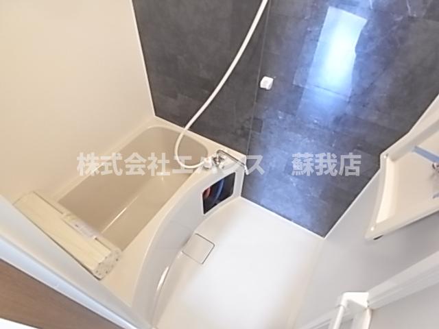 バス・シャワールーム　落ち着いた空間のお風呂です