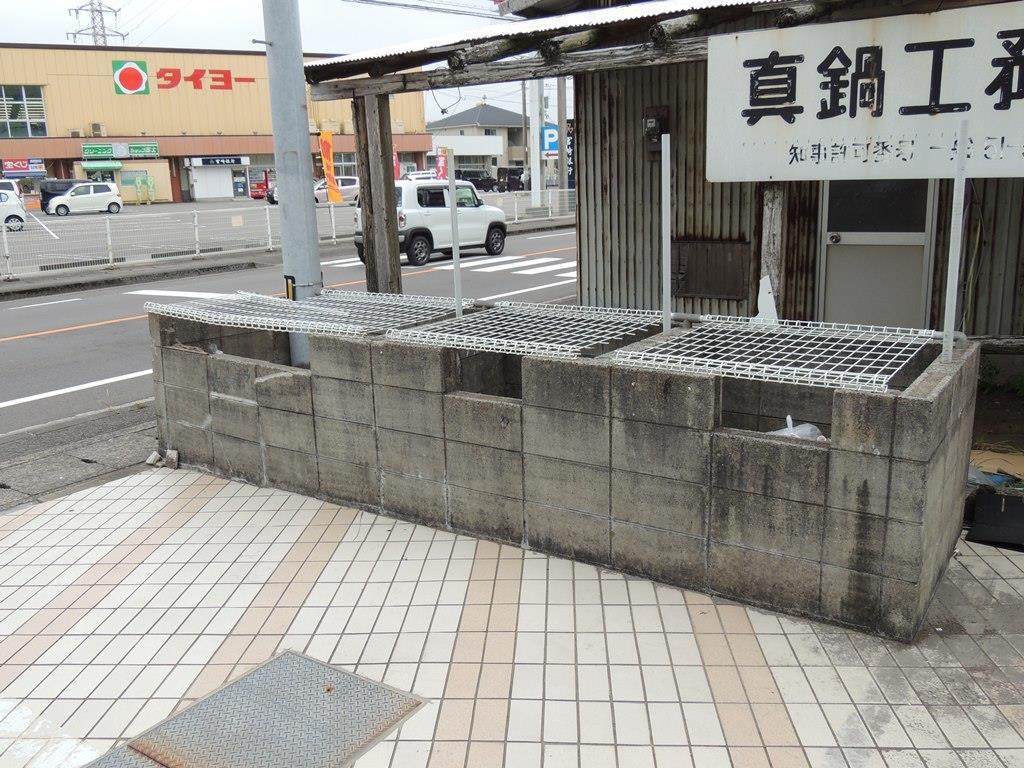 駐車場　敷地内に専用のゴミ置場があります。