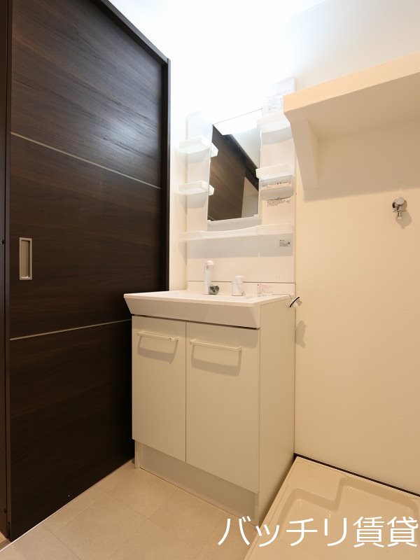 洗面設備　別号室の画像。現況を優先します。