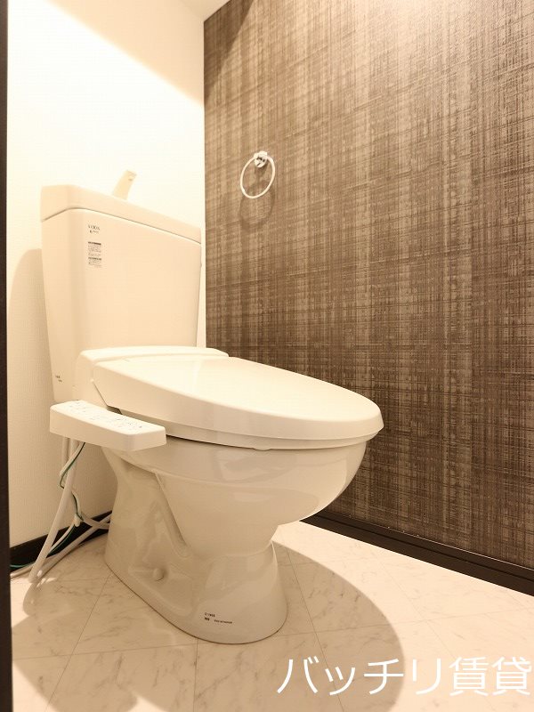 トイレ　別号室の画像。現況を優先します。