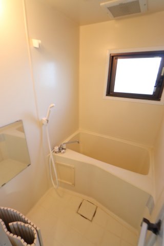 バス・シャワールーム　前回募集時の写真です。 現況優先となります。