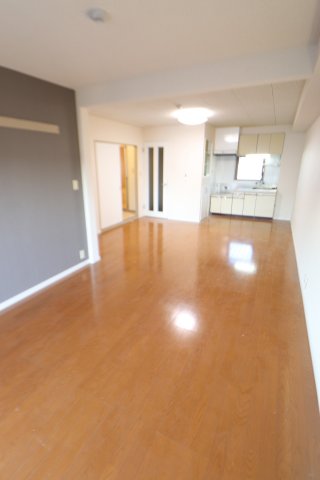 居室・リビング　前回募集時の写真です。 現況優先となります。