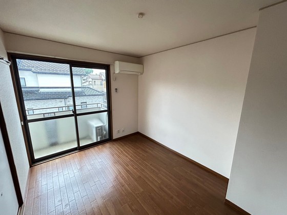 居室・リビング　※別部屋の写真です