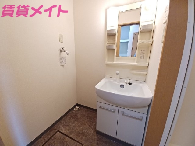 洗面設備　同物件反転タイプの画像です