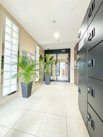 ロビー　宅配BOX付きで不在時の荷物の受け取りに便利です☆