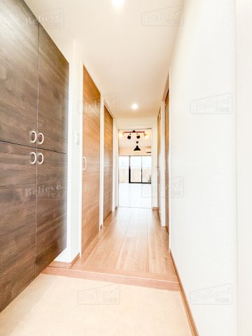 玄関　シューズボックス付きの玄関です☆