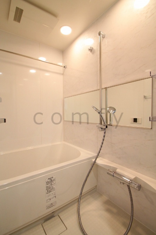 バス・シャワールーム　バスルーム