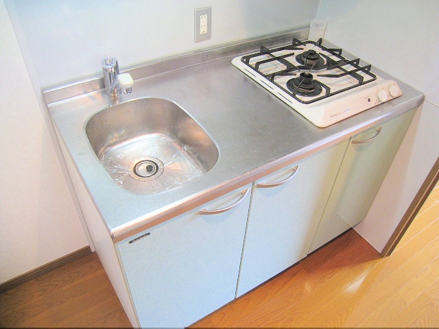 キッチン　2口ガスコンロ付きでお料理もはかどる
