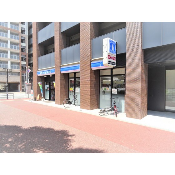 コンビニ　ローソン博多築港本町店（コンビニ）まで267m