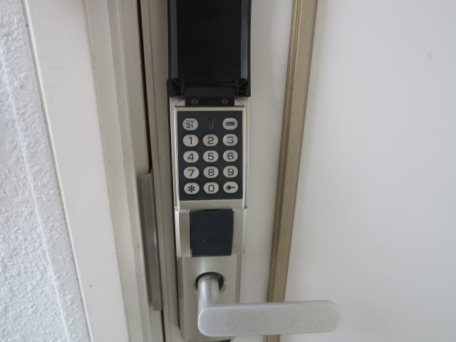 セキュリティ　同建物・別号室の写真です。