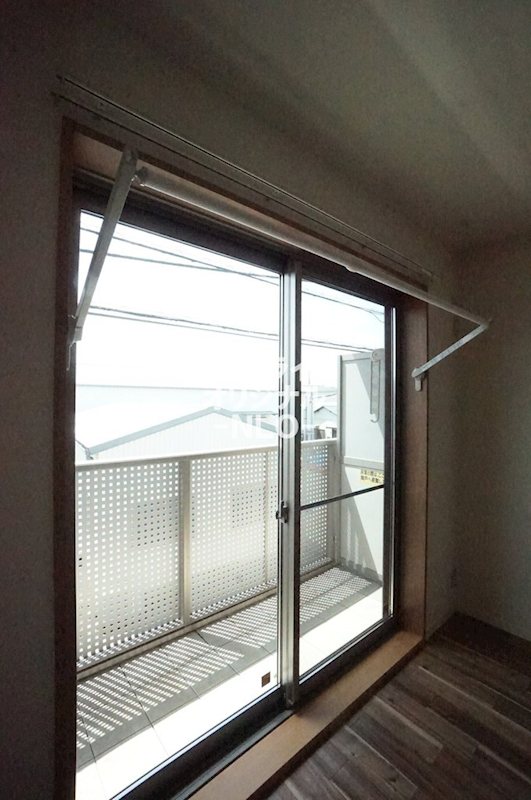 その他設備　雨の日にもお洗濯ができる室内物干し付き