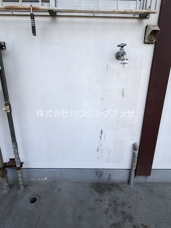 洗面設備　洗濯機置場（室外）