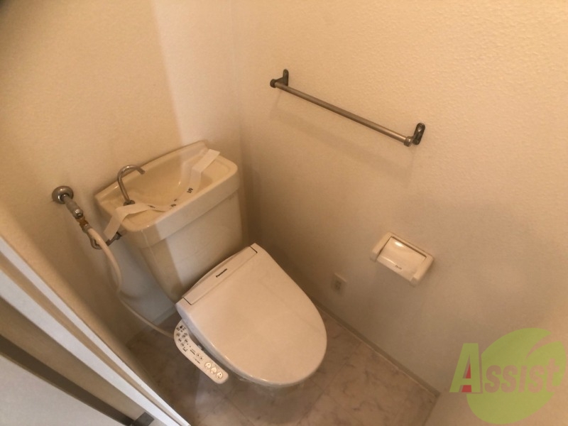 トイレ　こちらはトイレです。清潔感があり、安心して使用できます。