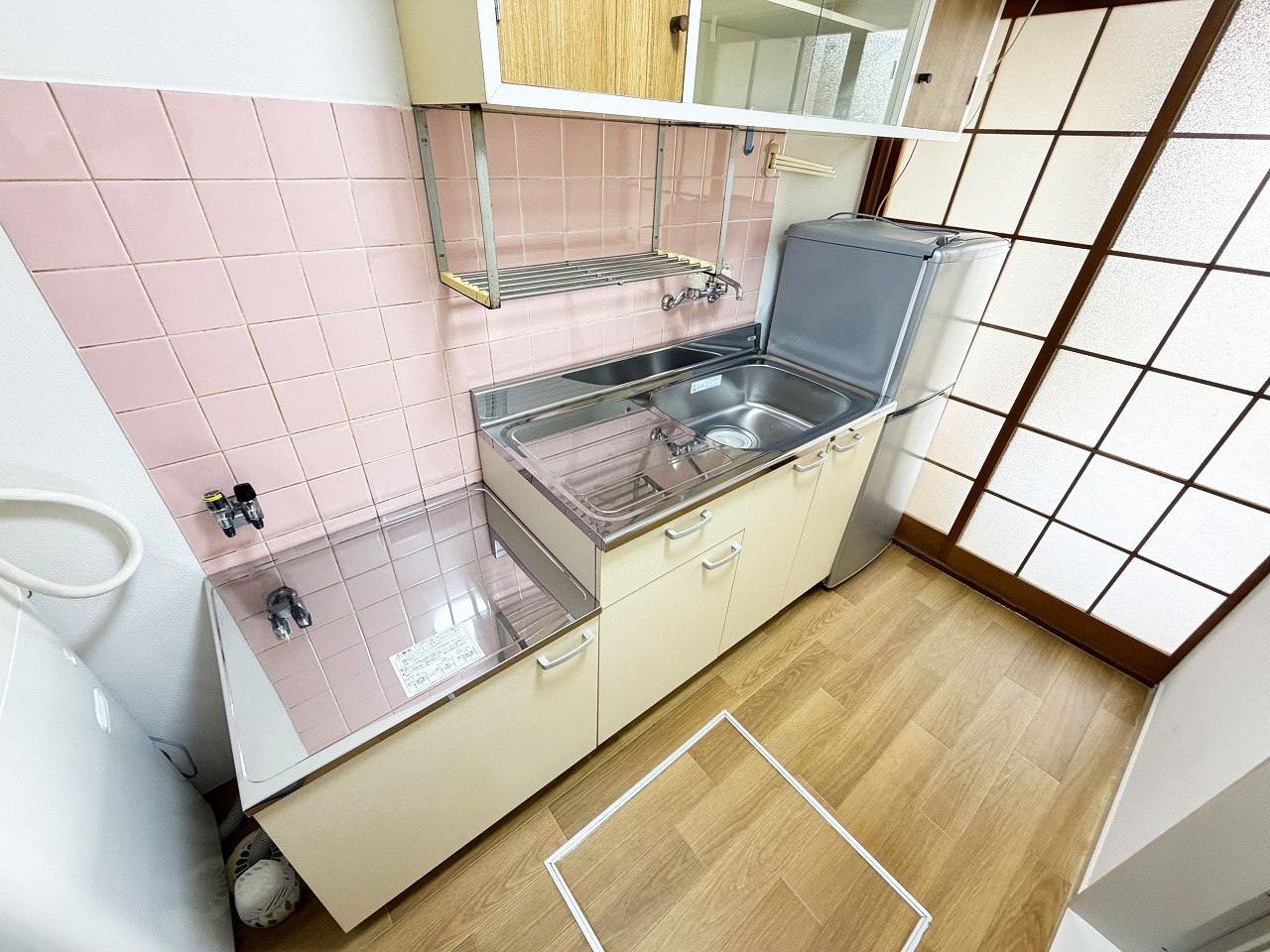 キッチン　洗濯機、冷蔵庫付