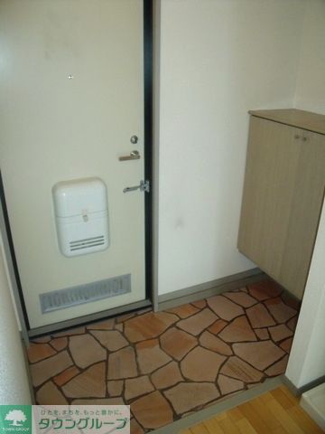 玄関　下駄箱付き余裕のある玄関です