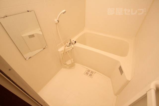 バス・シャワールーム　写真は別の部屋のものです。