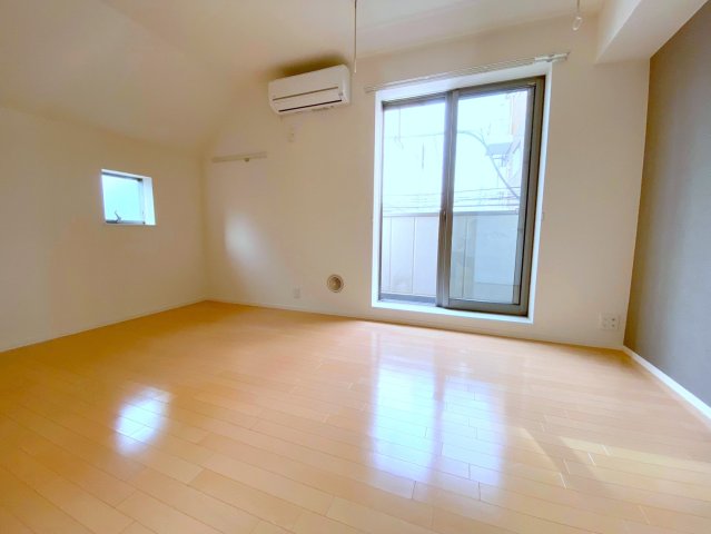 居室・リビング　★2面採光のお部屋です★