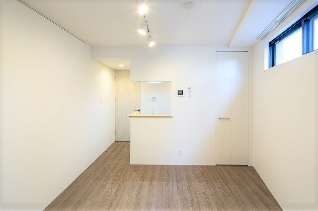 居室・リビング　※別号室参考写真