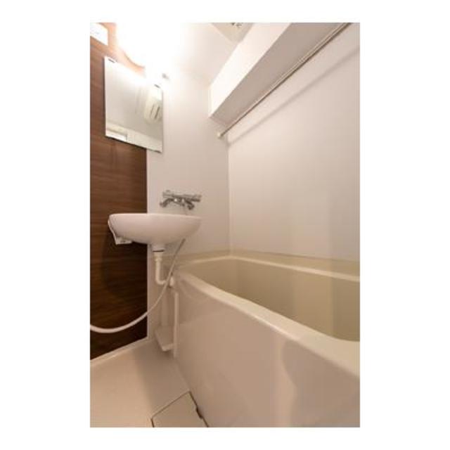 バス・シャワールーム　※写真は同タイプ住戸です。