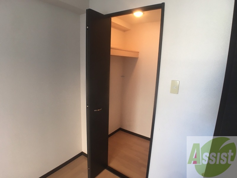 収納　寝室の収納です。部屋がすっきり片付きます。