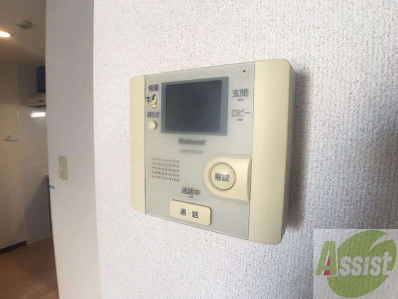 セキュリティ　ＴＶモニター付インターホンです。来客者の顔が見えるので安心！