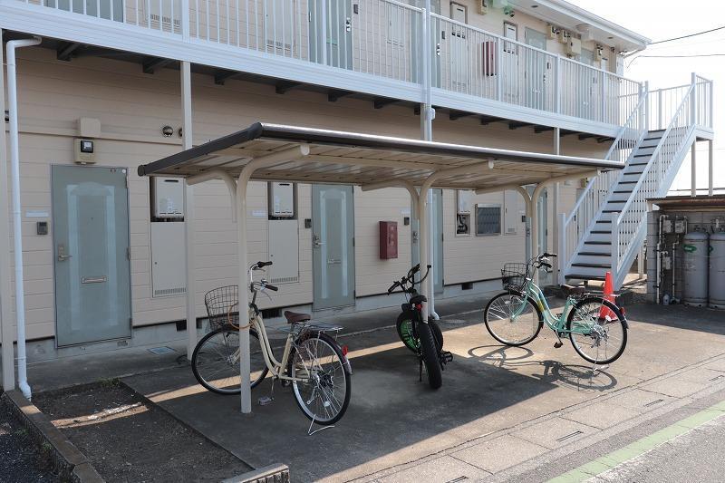 建物外観　駐輪場