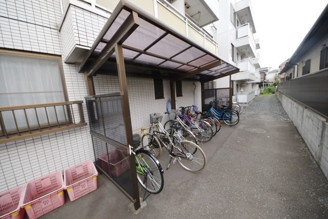 その他　★屋根付きの駐輪場です★