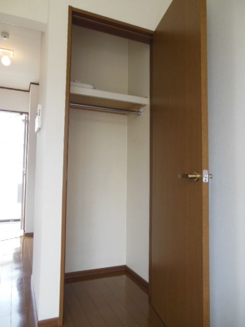その他設備　★奥行のある収納スペース★