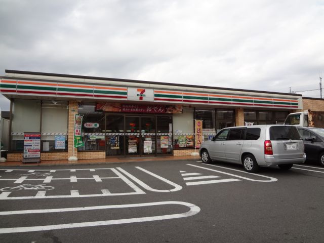 コンビニ　セブンイレブン（コンビニ）まで570m