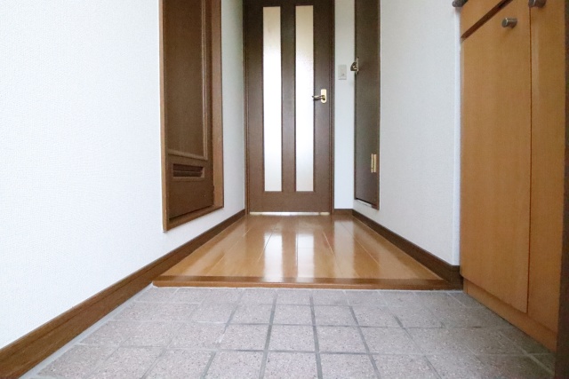 玄関　※別室の参考写真の為、現況優先です。