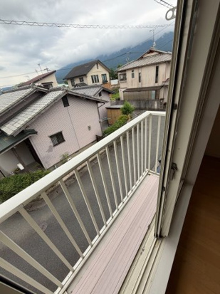 バルコニー　陽当たり良好なバルコニーです♪