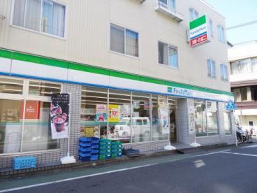 コンビニ　ファミリーマート 池尻二丁目店（コンビニ）まで74m