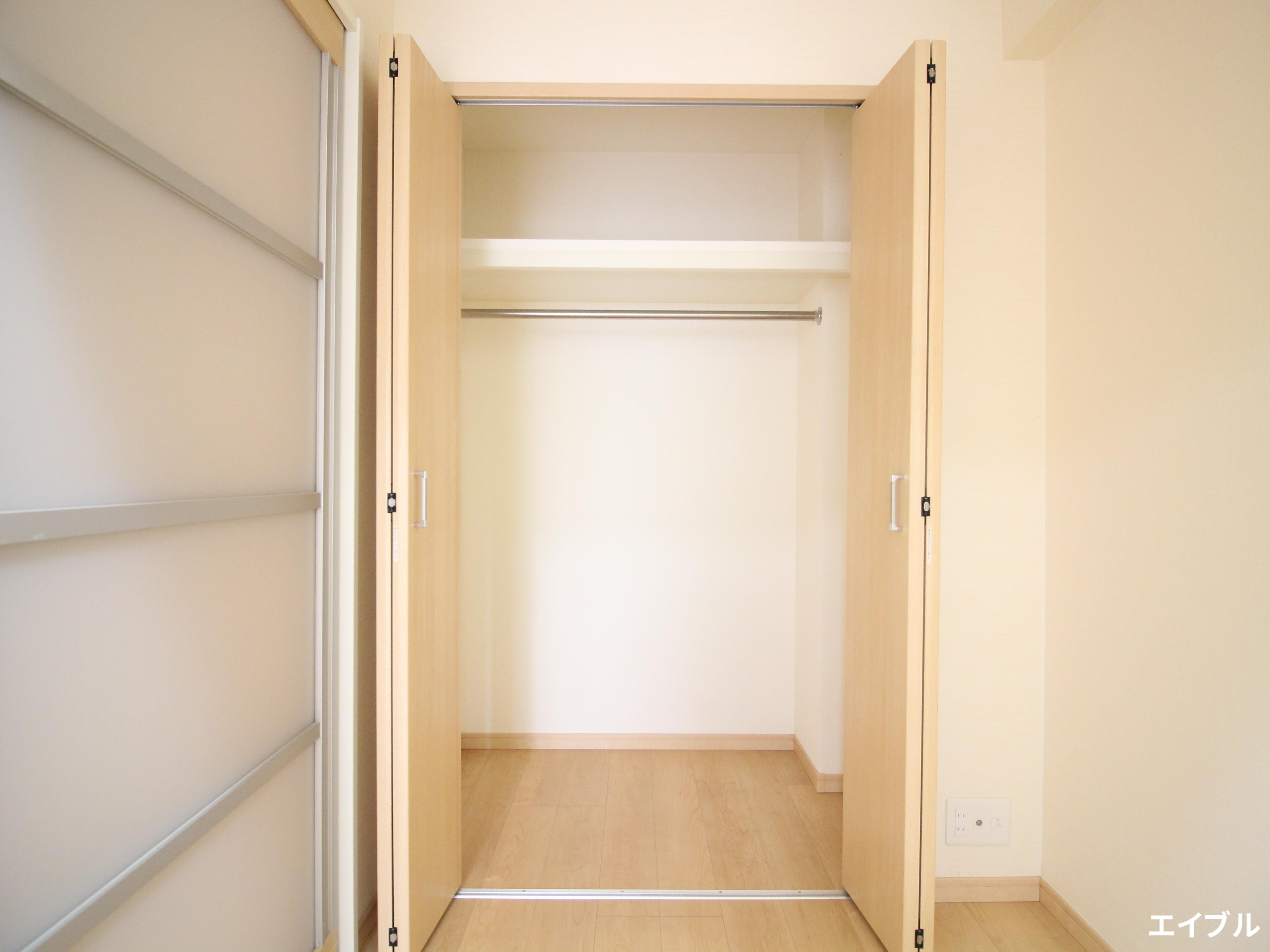 収納　同じ部屋タイプの別部屋の写真です。現況と異なる場合は現況を優