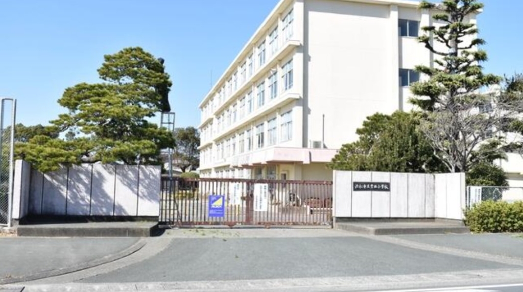 小学校　浜松市立豊西小学校（小学校）まで343m