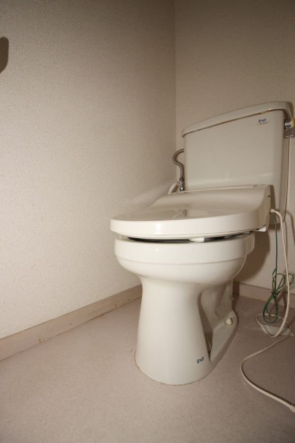 トイレ　トイレ温水洗浄便座