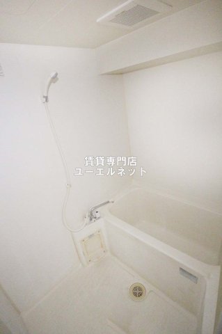 バス・シャワールーム　清潔感のあるバスルームで、1日の疲れをしっかりリフレッシュ♪
