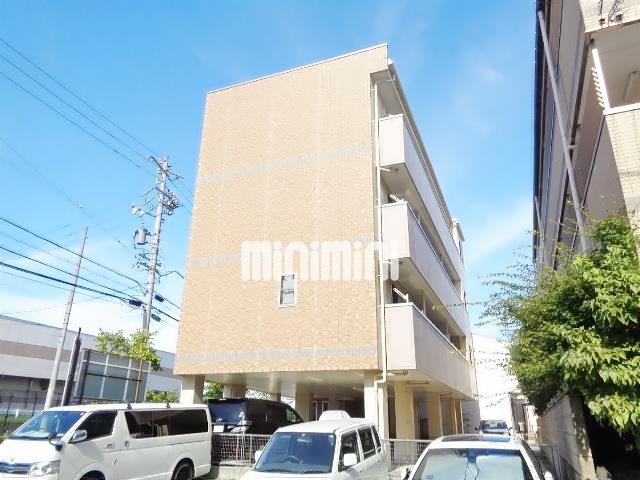 建物外観　１階は駐車場です