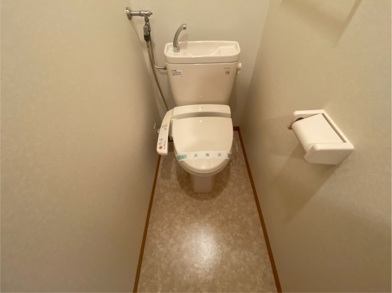トイレ　トイレです。ウォシュレット付を探している方、おすすめです。