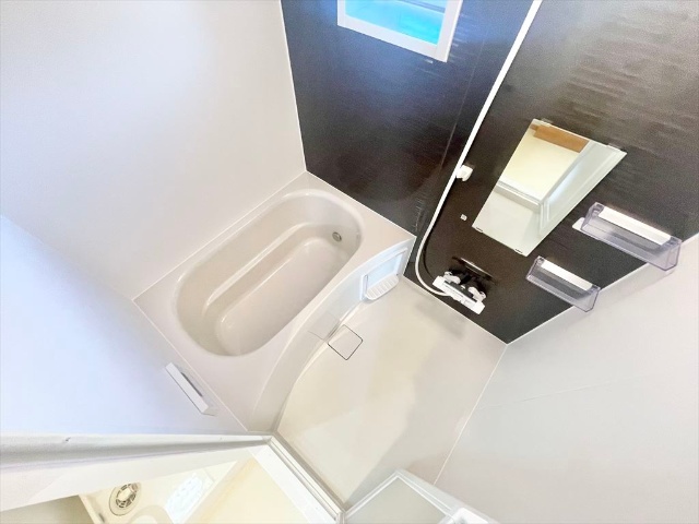 バス・シャワールーム　同一建物内１０２号室内装写真転載