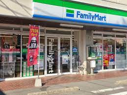 コンビニ　ファミリーマート 千葉誉田駅前店（コンビニ）まで661m