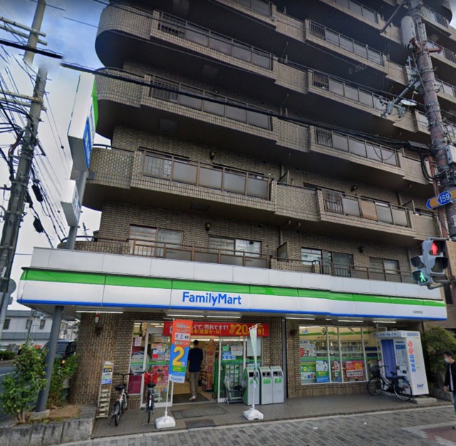 コンビニ　ファミリーマート北巽駅西店（コンビニ）まで450m